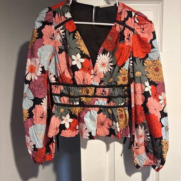 Listicle Vibrant Floral Top - Picture 3 of 4